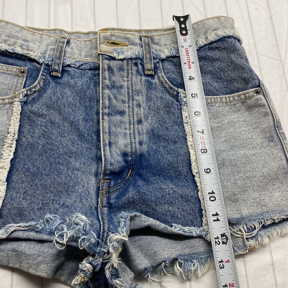 Carmar BlueJean Shorts High-Waisted Two-Tone Distressed Two Tone Cutoff Denim 26 - Picture 8 of 10